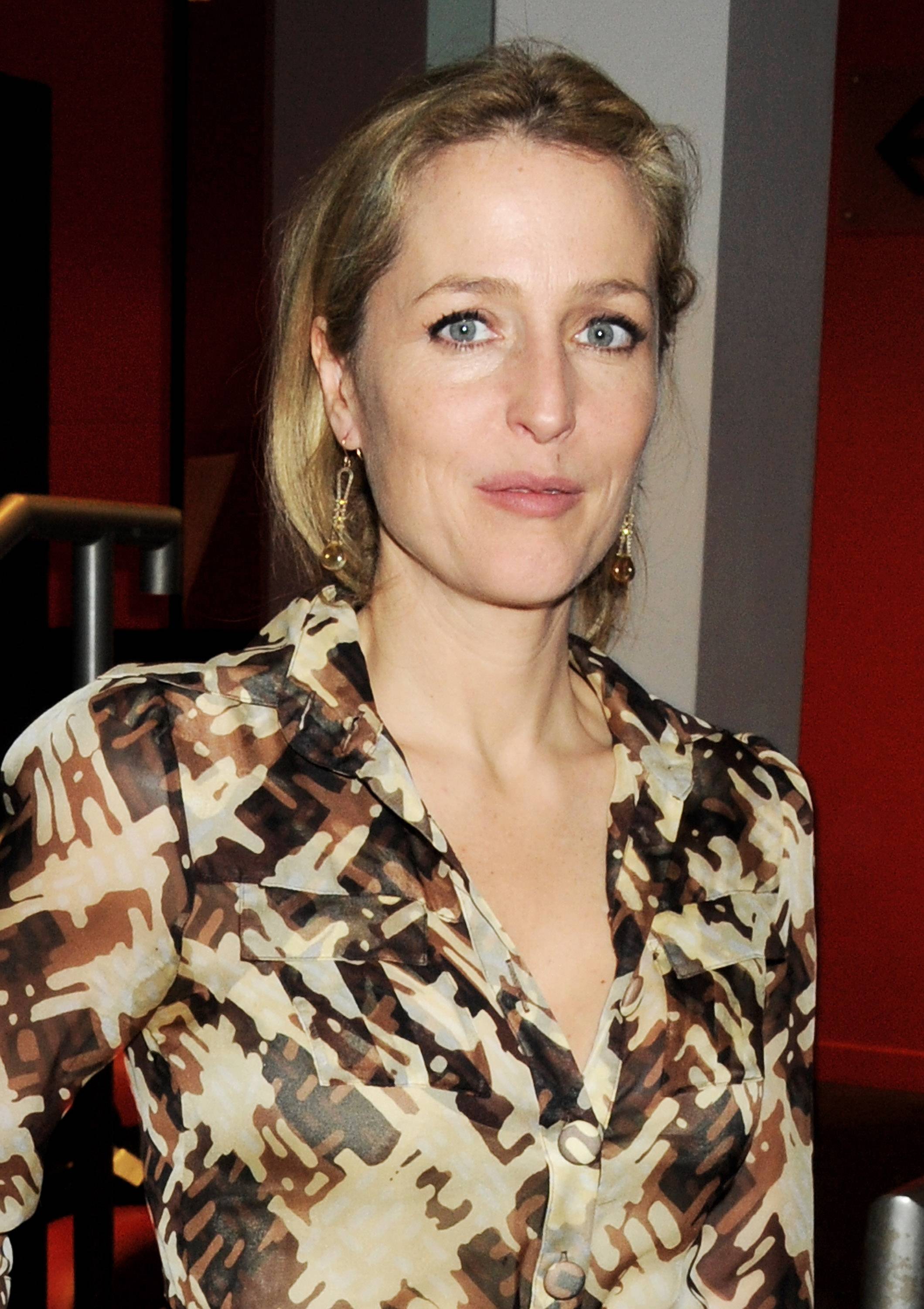 Gillian Anderson 1071